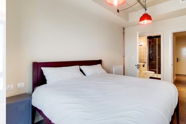 1 room available in 3-bed apartment-Ensuite Main Photo