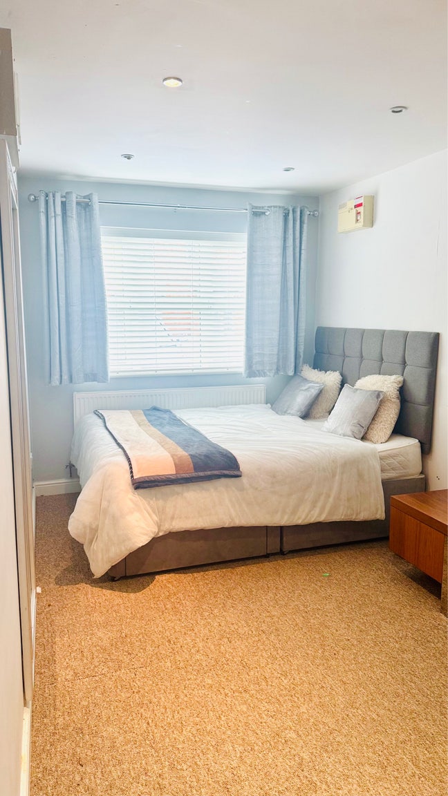 Double bed with individual toilet available  Main Photo