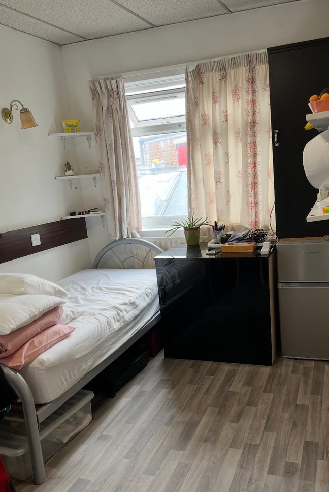 En-suite Single Main Photo