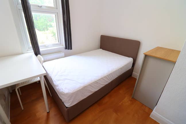 10 Min Walk Elizabeth Line-Double Room-Hanwell Main Photo