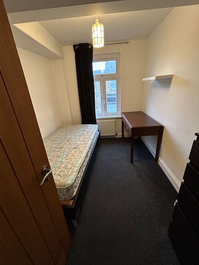 1 Bedspace Available  Main Photo