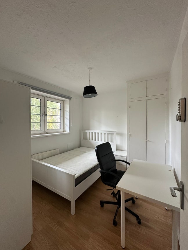 Double room next to Lambeth North station! (14Bri) Main Photo