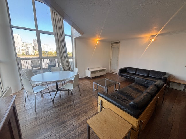 Amazing Ensuite Room In Riverside Flat Main Photo