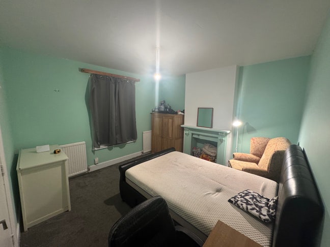 New Double Room for a Working Professional  Main Photo