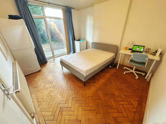 Large Rooms near UoN and City Centre - No Deposit Main Photo