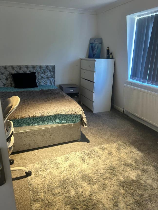 Double Room to Let - Coulsdon, CR5  Main Photo