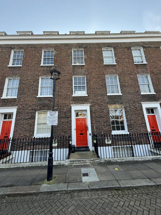 Central London Flat - Room Available  Main Photo
