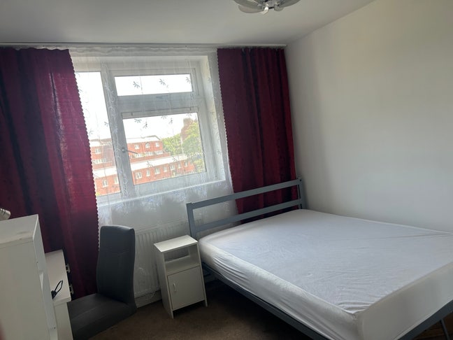 Double room in Brixton, 5 min walk to tube Main Photo