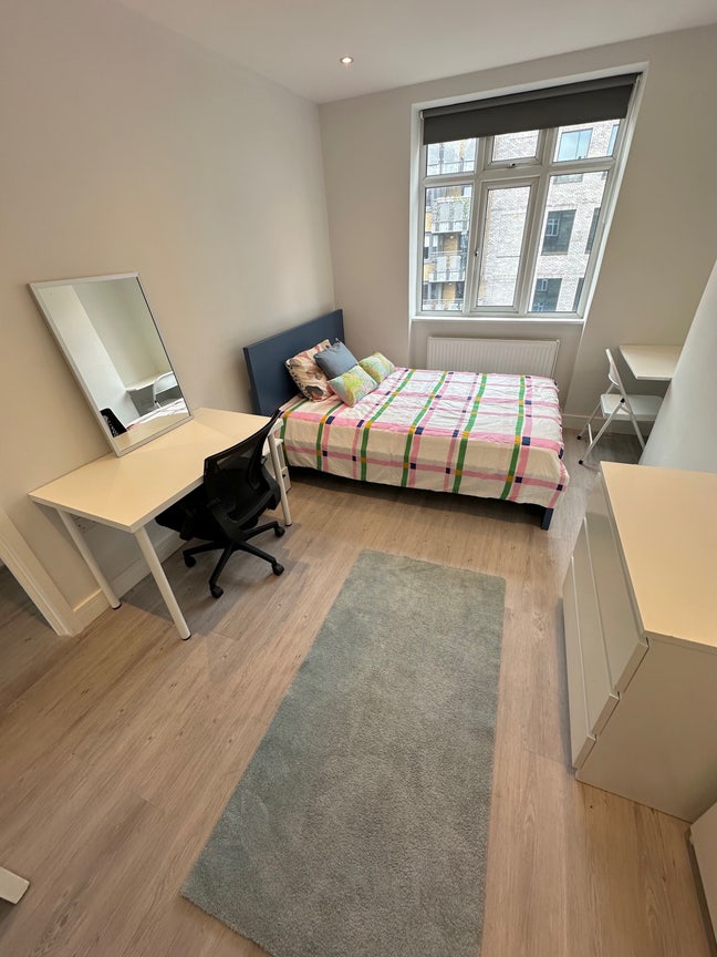 MOVE ASAP-2 beautiful modern rooms-1m Angel Main Photo