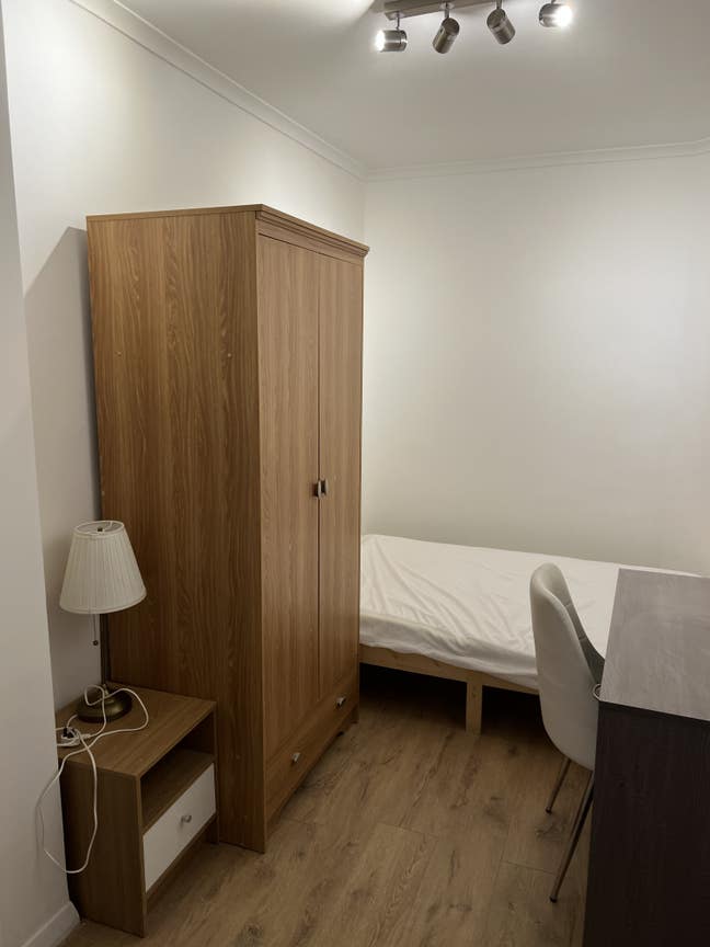 Single and double room available in SE17  Main Photo