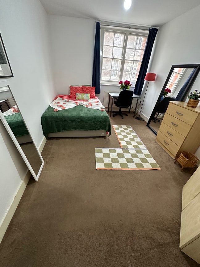Impetuous building-big master-MOVE ASAP-King's Cr Main Photo