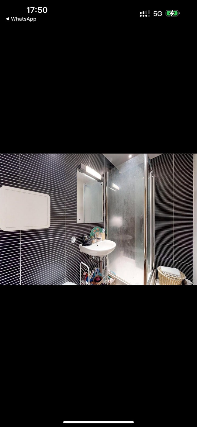 Double Room in Modern Duplex - Canary Wharf (E14) Main Photo