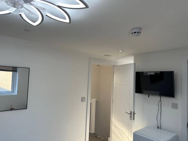 Luxury Double Room w/ Ensuite, Garden & Smart TV  Main Photo