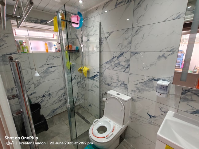 Room for Professional Main Photo