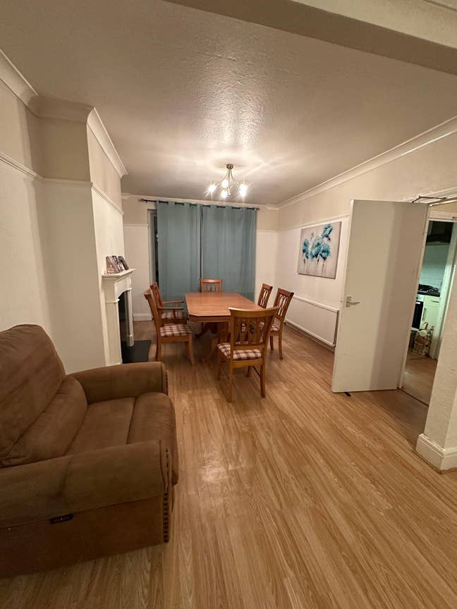 1 big room in 3 bedroom  Main Photo