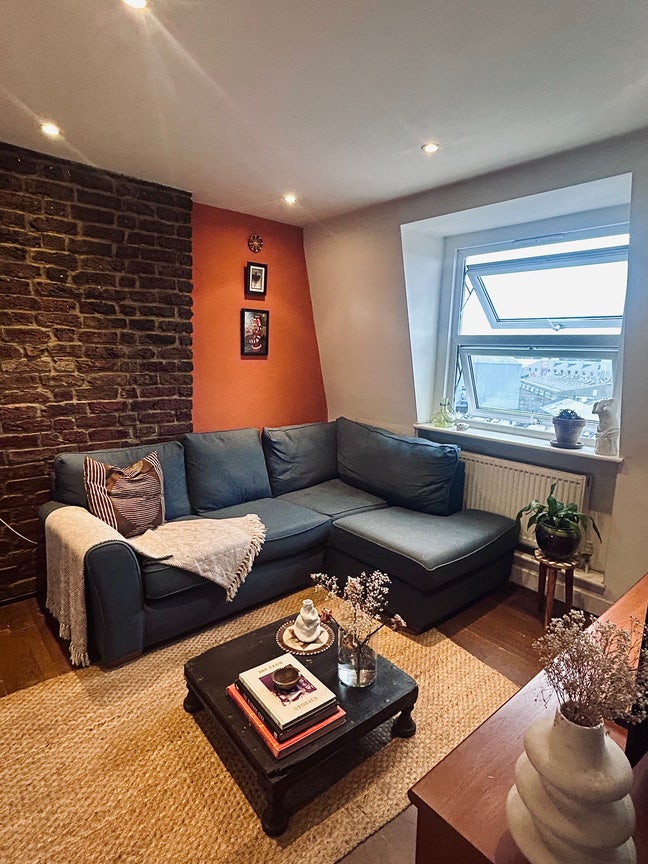 Double Room+ Bonus Room - Ideal for Wfh  Main Photo