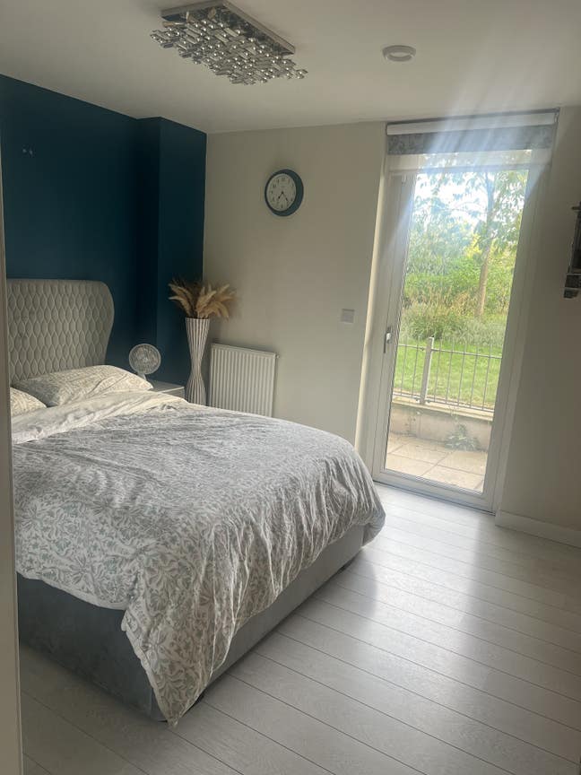 3 bedroom apartments  Main Photo