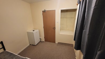 Single En-Suite Room - Vellend Vale Loc, All Bills Main Photo
