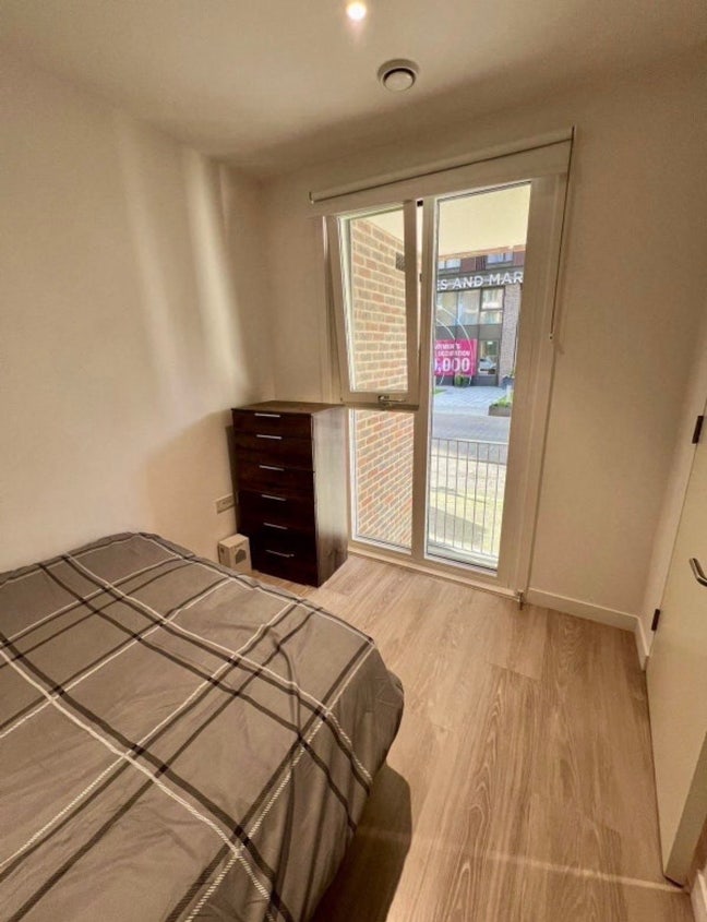 Double Room for Rent in Hayes ! Main Photo