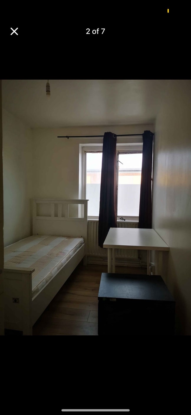 Single room available now in E13!  Main Photo