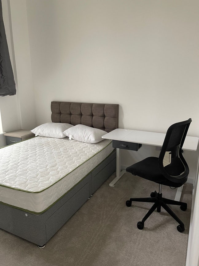 Double Room available with 7foot freezer all yours Main Photo