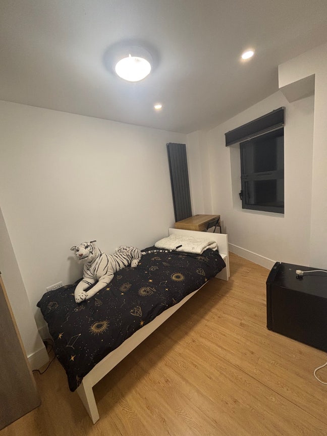 Modern Single Bedroom: &pound;595 PM; All Bills Included Main Photo
