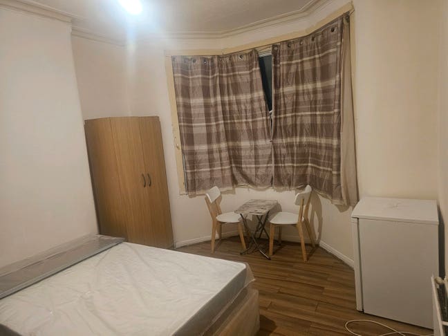 Large double room for rent  Main Photo