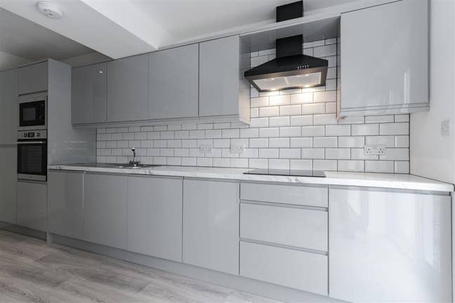En-suite room near UoB campus and QE hospital Main Photo