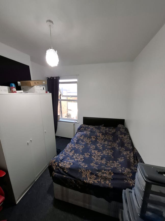 Room in wood green  Main Photo