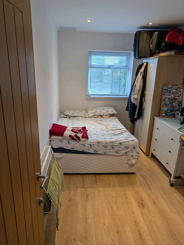 Double Room in a Houseshare - Only females Main Photo