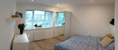 Modern new large double room in a flat with garden Main Photo
