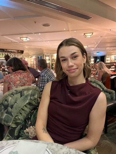 Hey! I’m Abi, a 25 year old female looking ... Main Photo