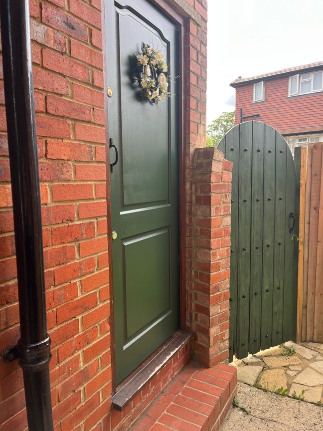 One Double Bedroomed Maisonette  Main Photo