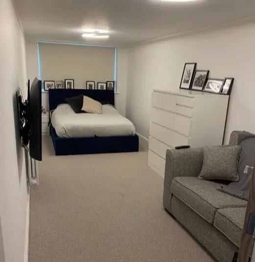 Converted garage room with ensuite bathroom Main Photo