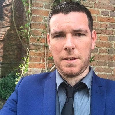 Professional Male seeks a single or double room Main Photo