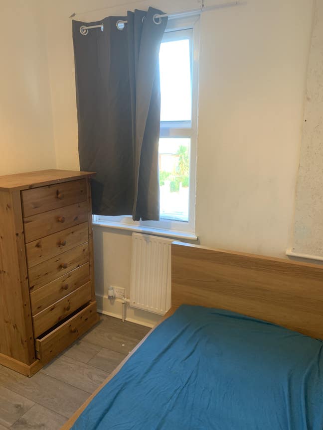 Small Room Main Photo