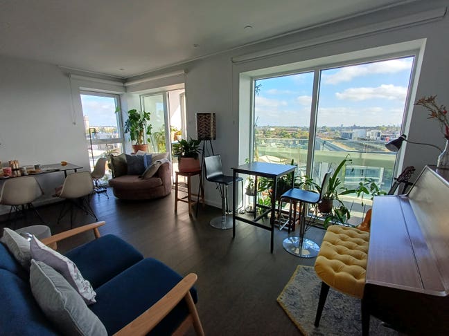 KX/York Way: spacious double (private bathroom) Main Photo