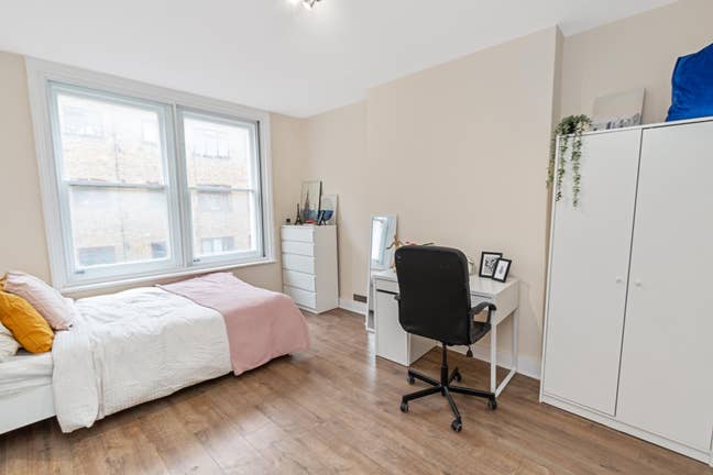 🚶‍♂️5 Mins to Liverpool St – Prime Location!🚶‍♂️ Main Photo