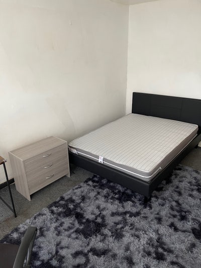1 double bedroom for rent Main Photo