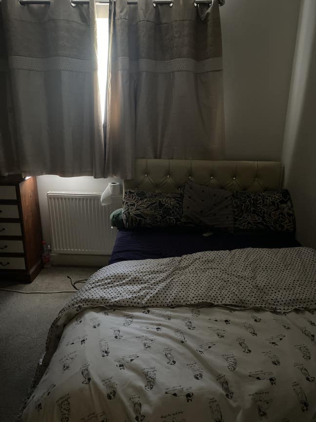 A room to rent in a two bedroom bungalow house  Main Photo