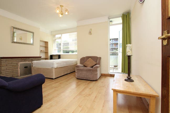 3 spacious rooms in Zone 1 - Old Street N1 Main Photo