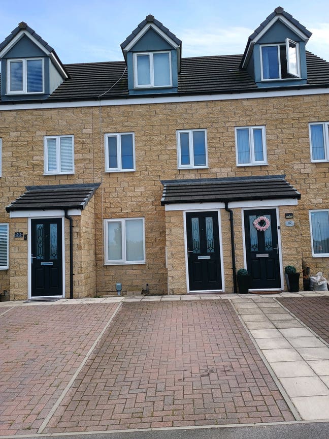 Newly refurbished house  Main Photo