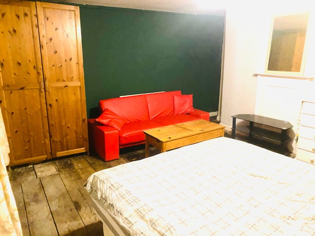 Double Room central Rochester  Main Photo