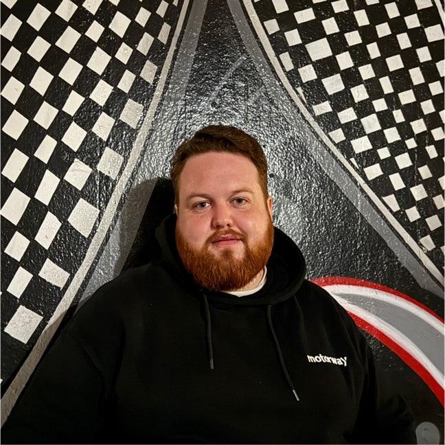 26 year old professional  Main Photo