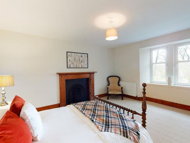 Kingussie room Main Photo