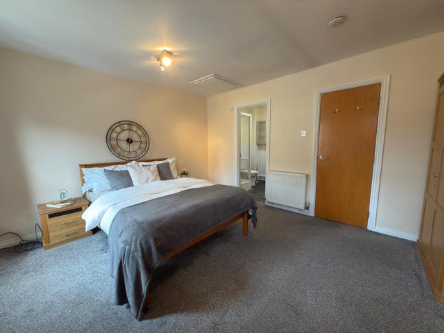 ✨ New Property  4 Rooms in Canary Wharf! 🏡 Main Photo