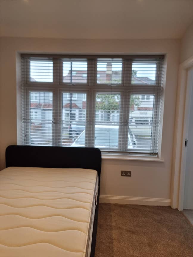 En suite, studio room  Main Photo
