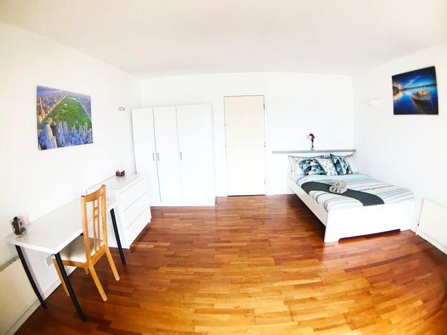 Prime Double Room in a First-Class Flat Main Photo