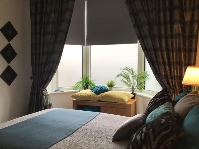Spacious bay fronted lovely ground floor double ro Main Photo