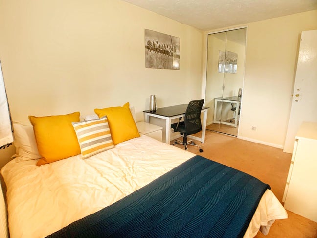 First-Rate Double Room in a Super Modern Flat Main Photo